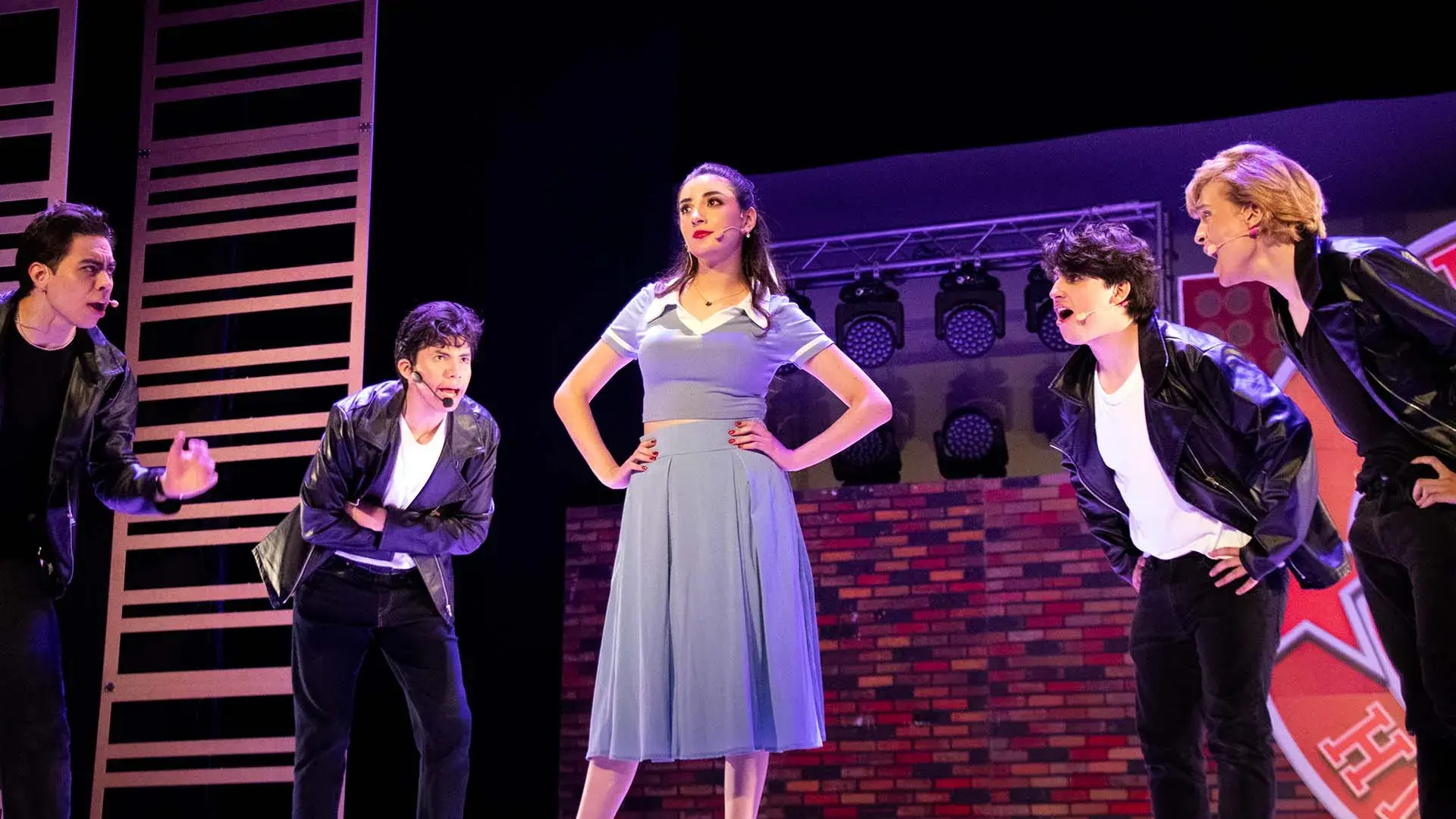 Actores del Tec de Monterrey campus Laguna presentan en teatro obra GREASE