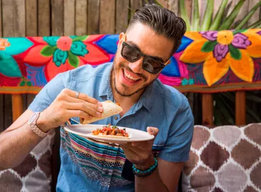 Celebra una noche mexicana saludable con estos tips