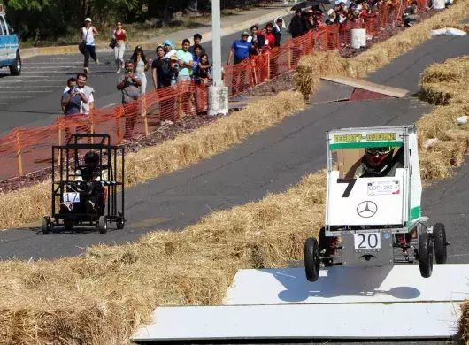 La Escuela de Ingeniería y Ciencias del Tecnológico de Monterrey en Cuernavaca llevó a cabo por quinta edición la competencia inspirada en las tradicionales carreras de soapbox, Downhill Challenge Racer.