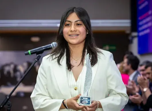 De campeona infantil en artes marciales a ganadora en Premio Mujer Tec
