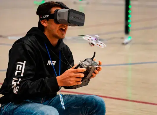 Estudiante vive con intensidad competencia de drones en el Tec de Monterrey campus Laguna