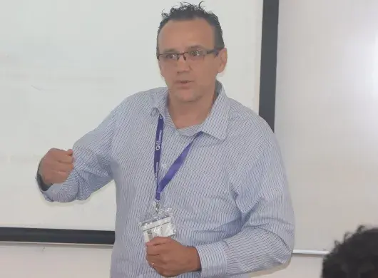 Pasión docente, consolida profesor carrera en el Tec