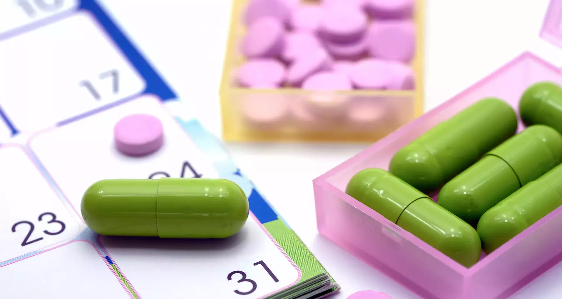 Crean pastillero inteligente que recuerda horario de medicamento