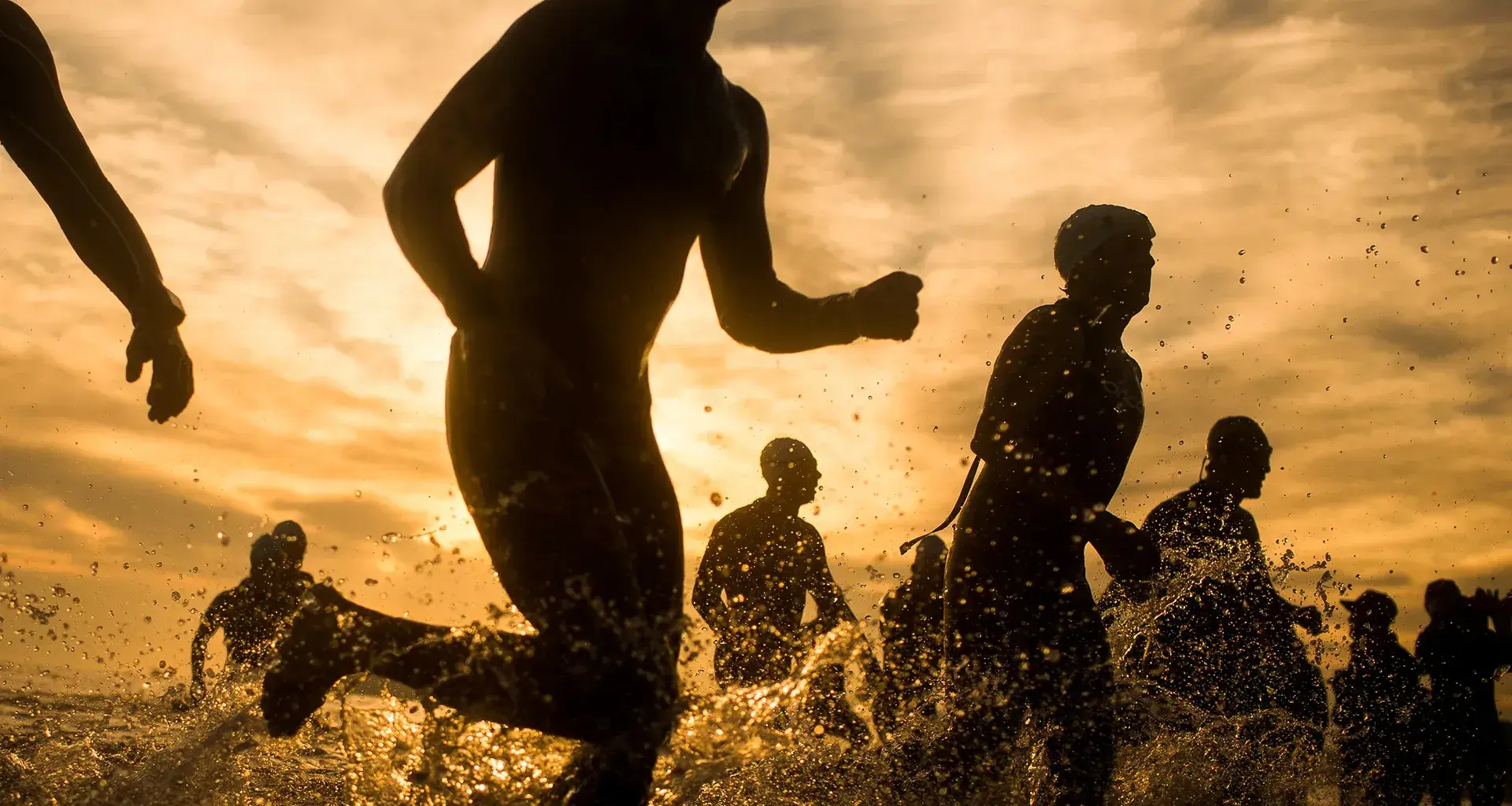 imagen de triatletas corriendo