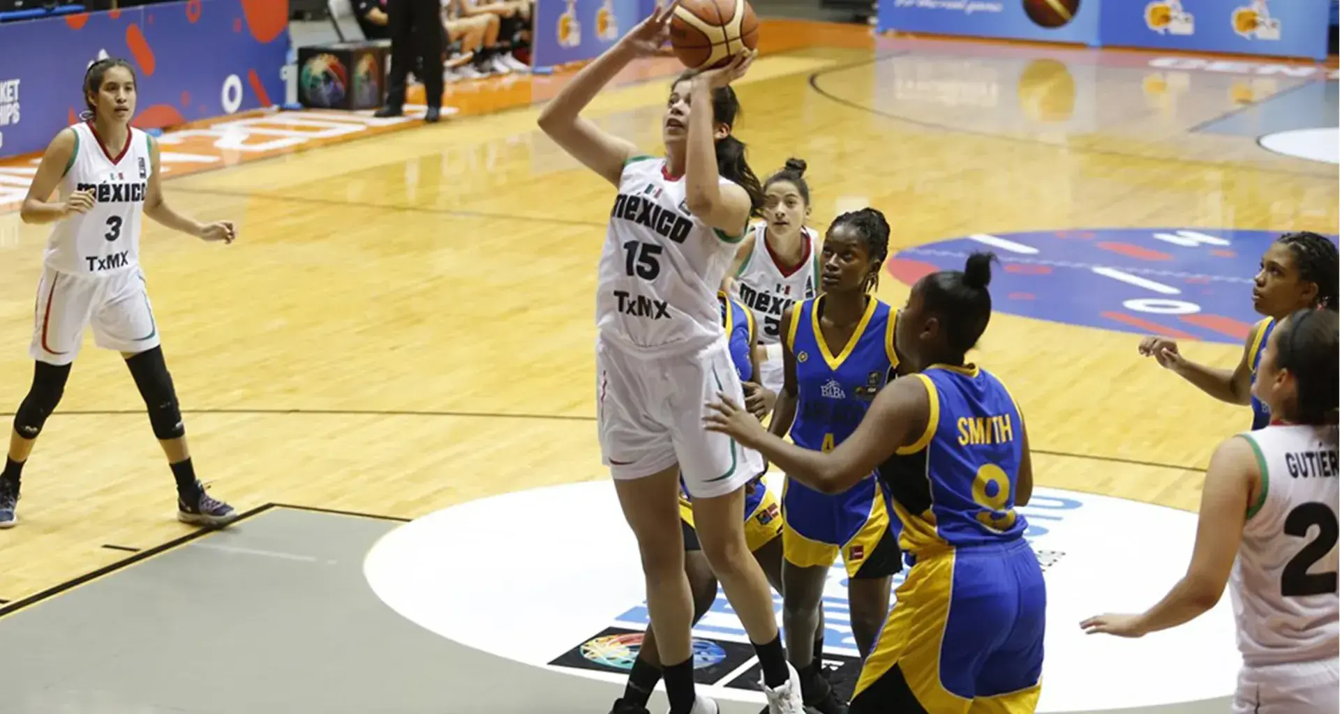 Ilse encestando en el Campeonato Centro Basquet U17 2019