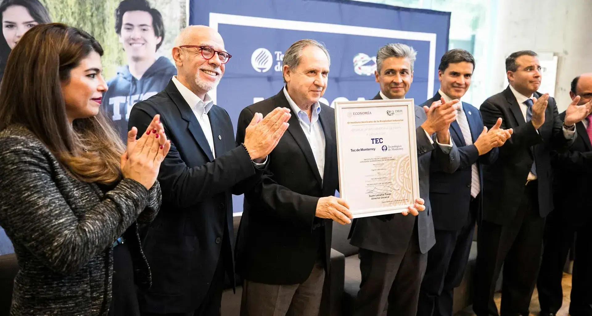El IMPI entregó al Tec un reconocimiento que lo acredita como marca famosa