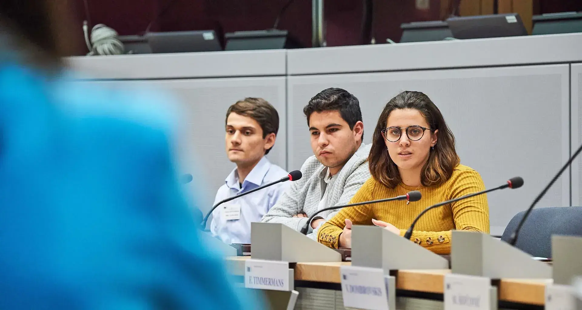 Alumnos del Tec presentando proyecto en la Unión Europea