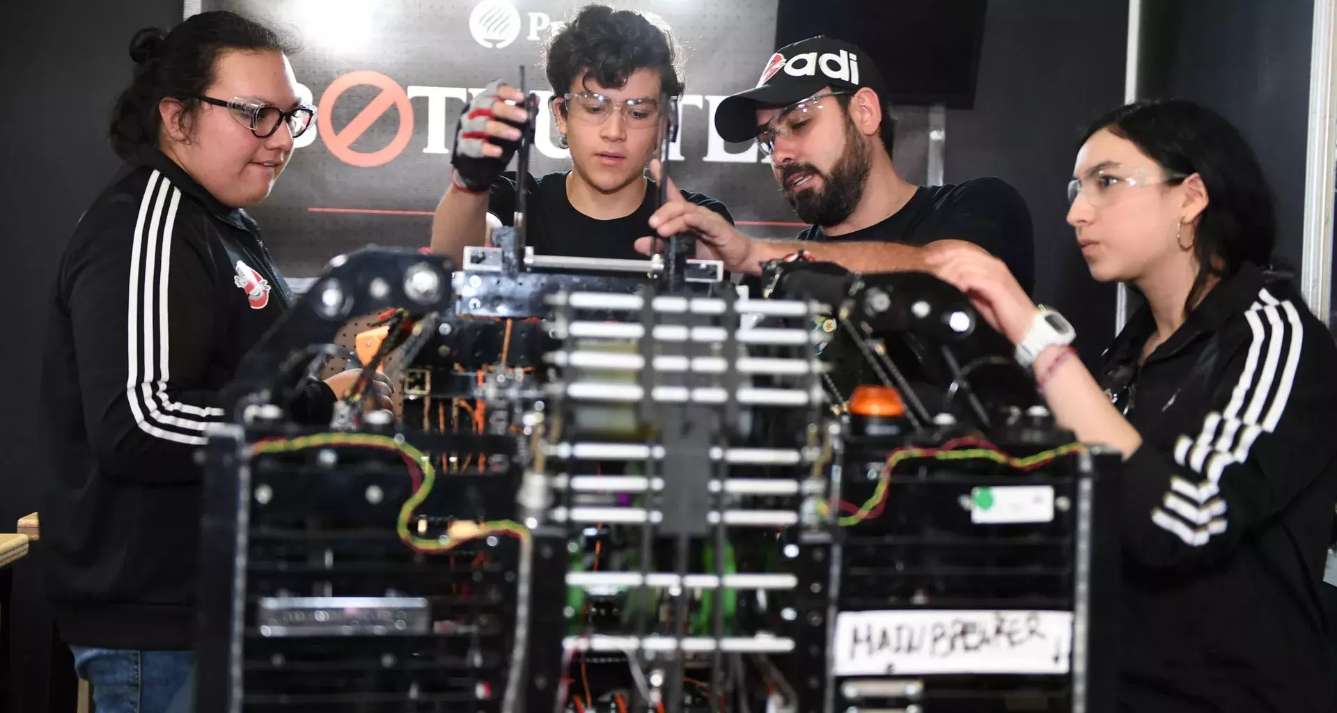 Jóvenes, robots y Star Wars: arranca el torneo de robótica FIRST 2020