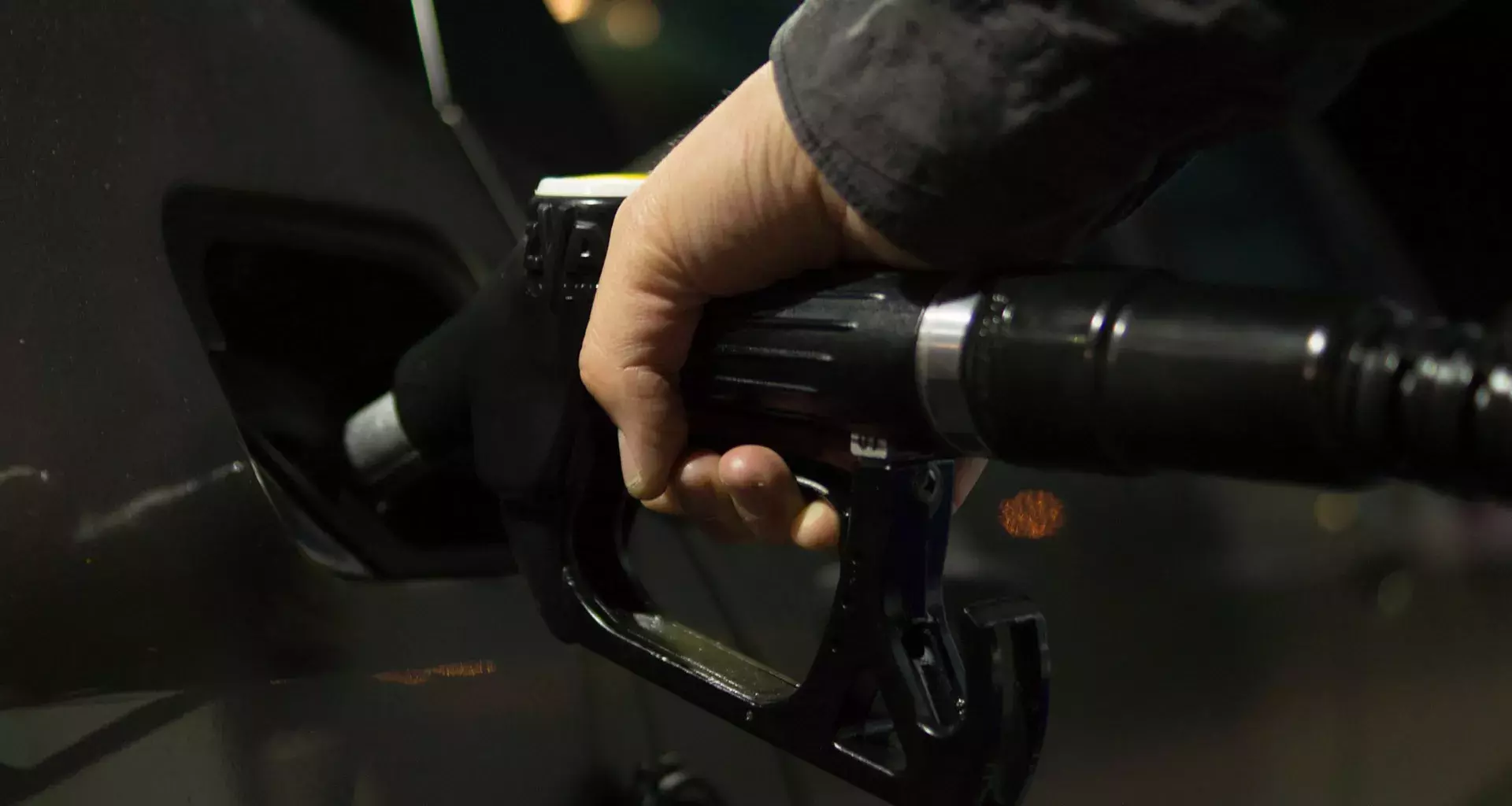 La gasolina bajó de precio, ¿sabes por qué? experto te explica
