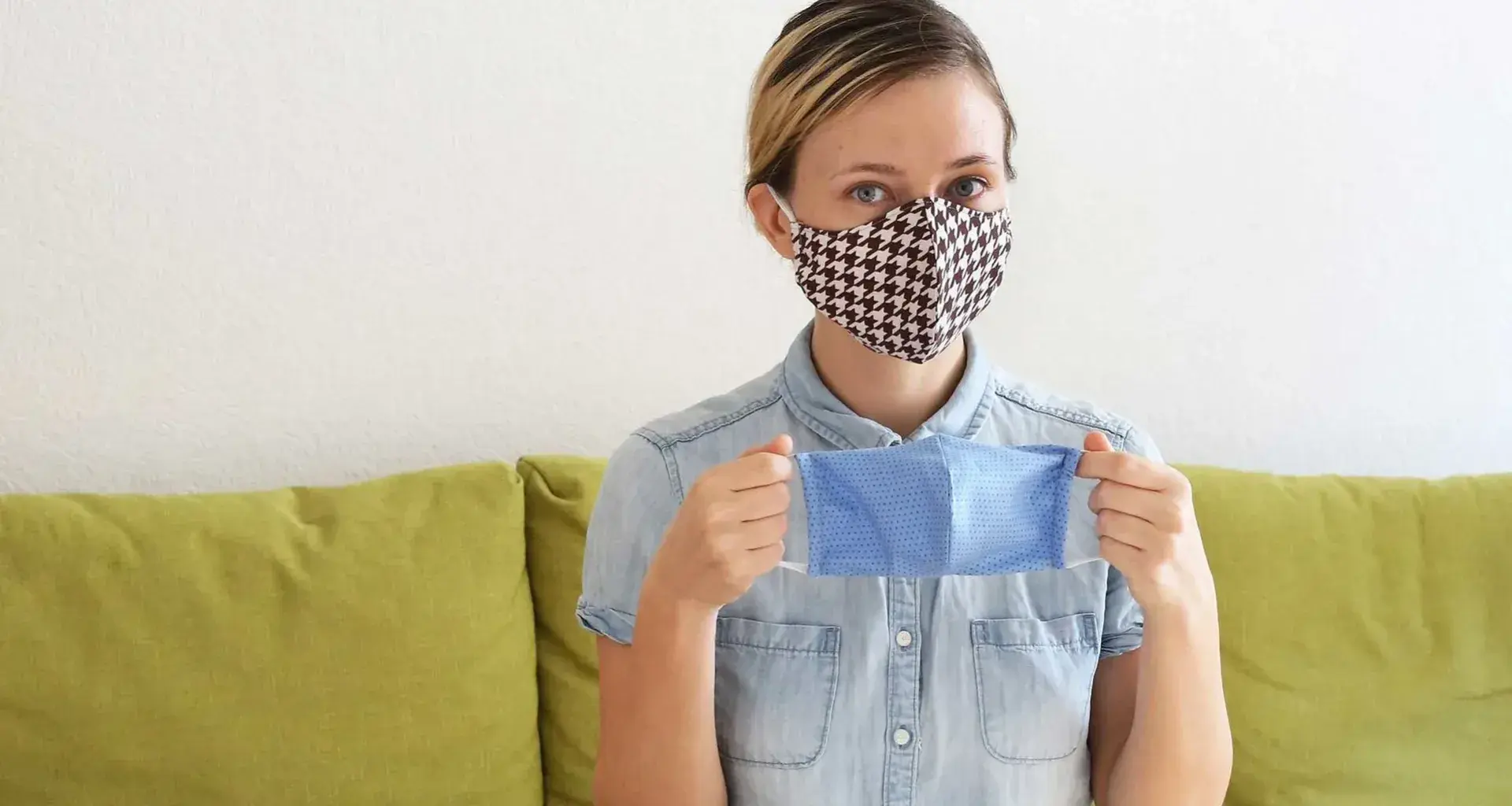 What’s the correct way to wear a face mask?