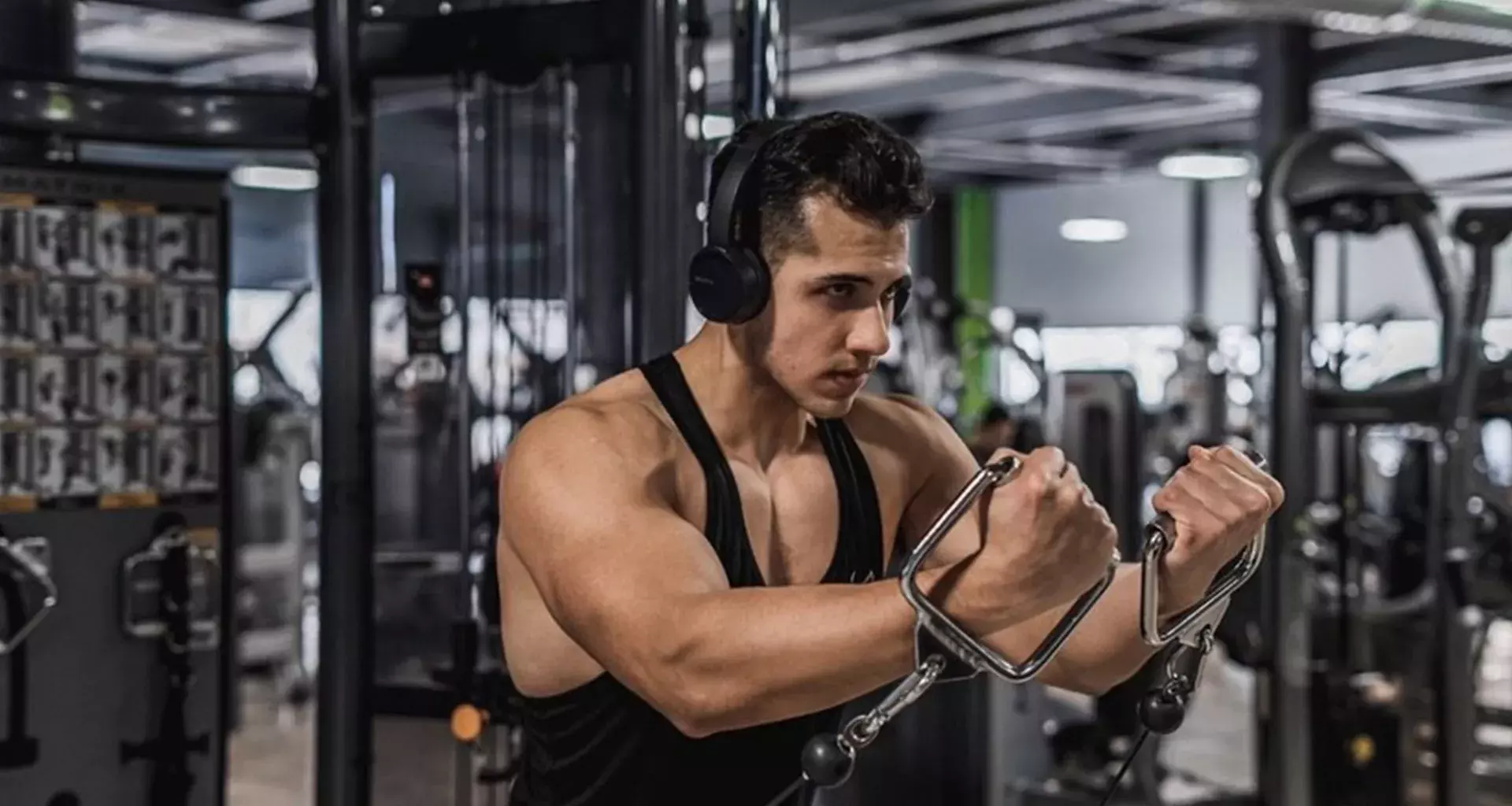 Alumno de Administración Financiera del Tec, Mario Moreno comparte sus rutinas de fitness en Instagram