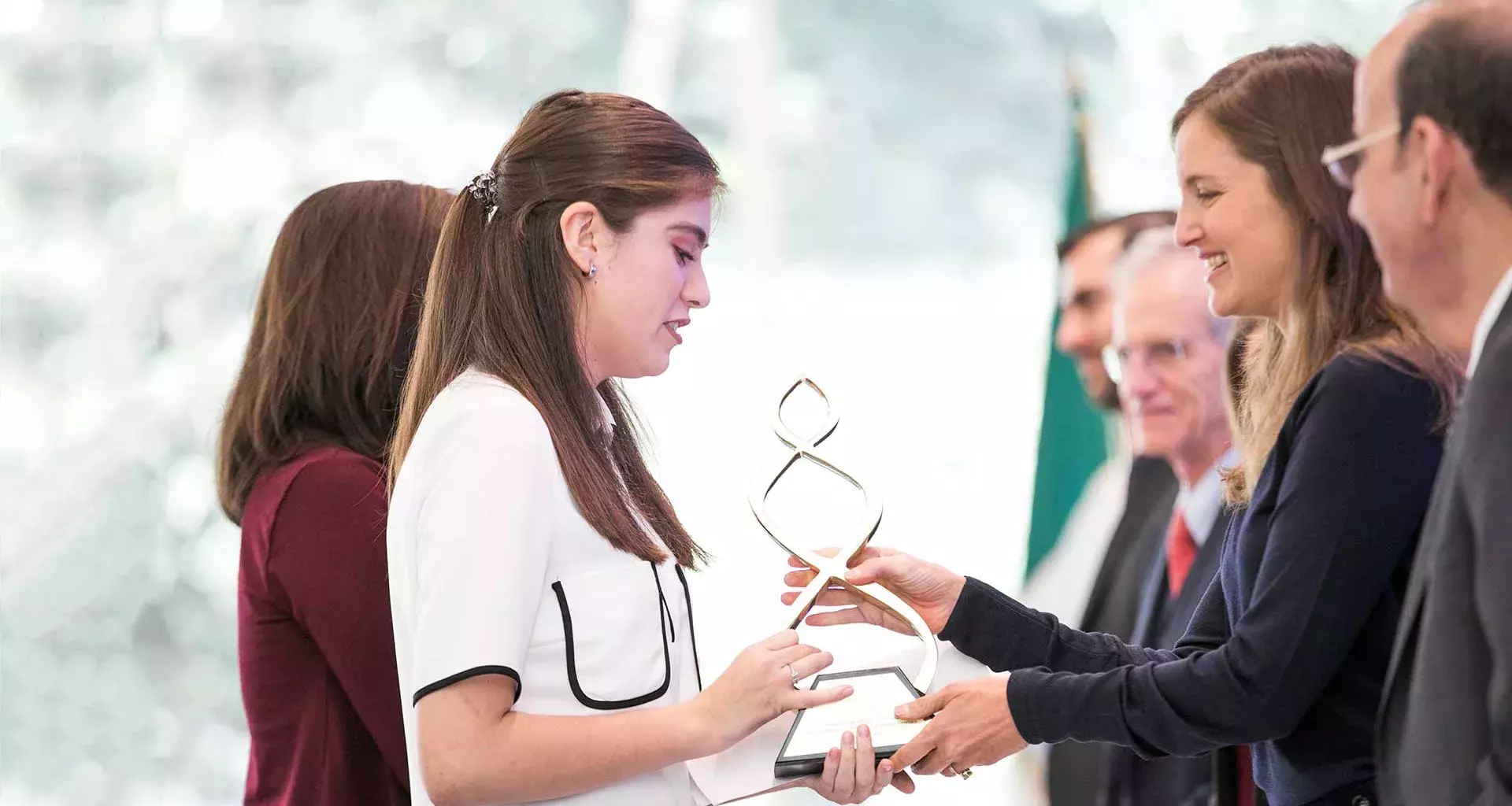 Alumnas del Consejo Estudiantil de Filrantropía de Tec campus Querétaro, ganador del Premio Luis Elizondo en 2019