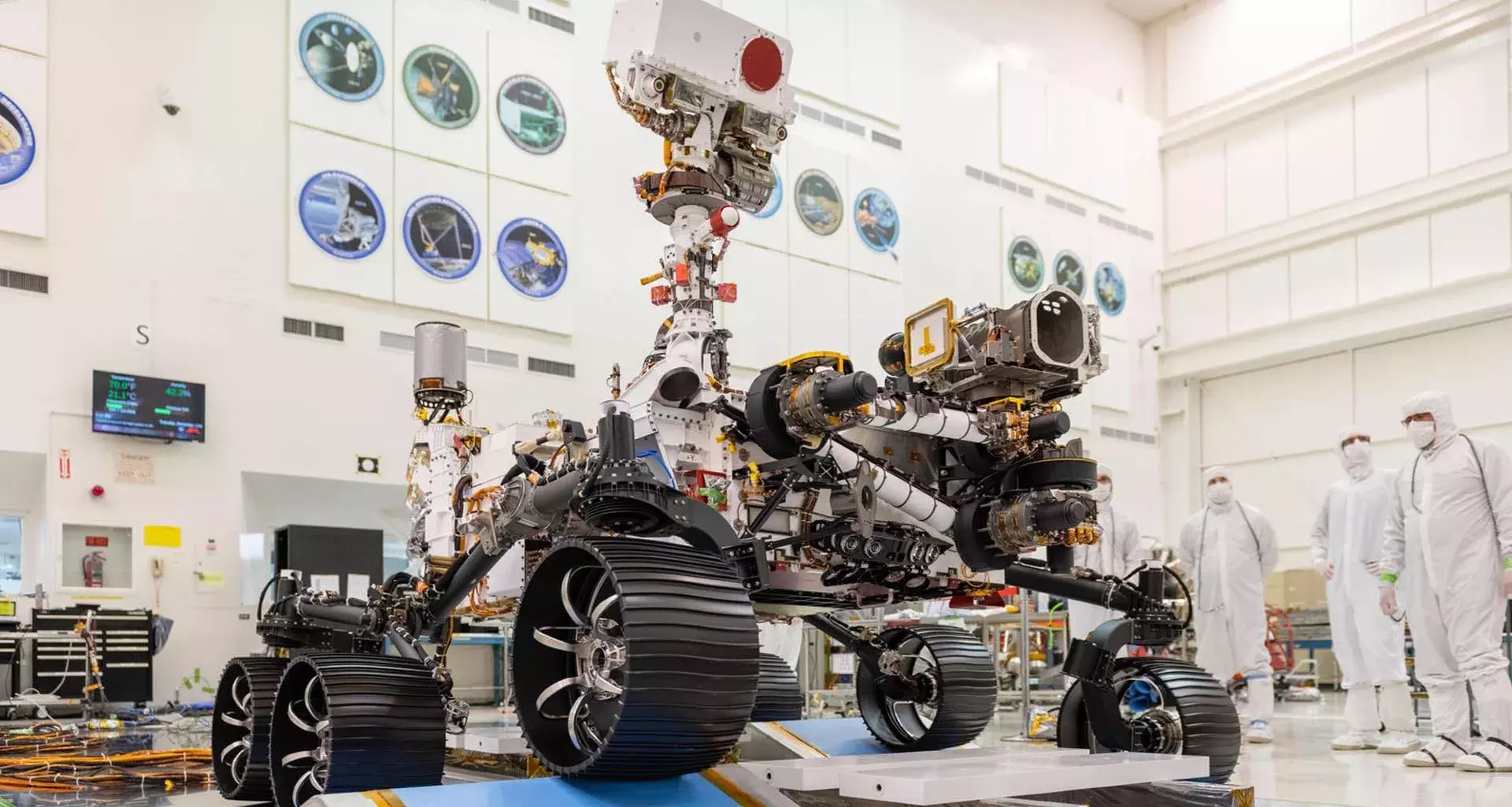 Ingeniero Tec diseña simuladores para probar "rover" que irá a Marte 