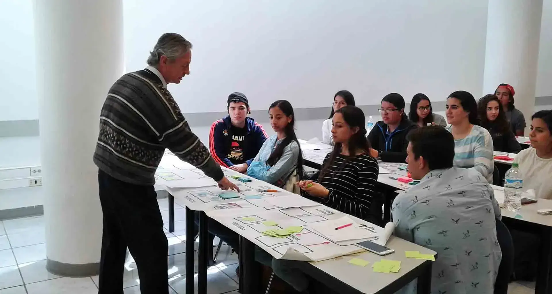  Profesor del Tec es recordado por alumnos y docentes del Tec de Monterrey