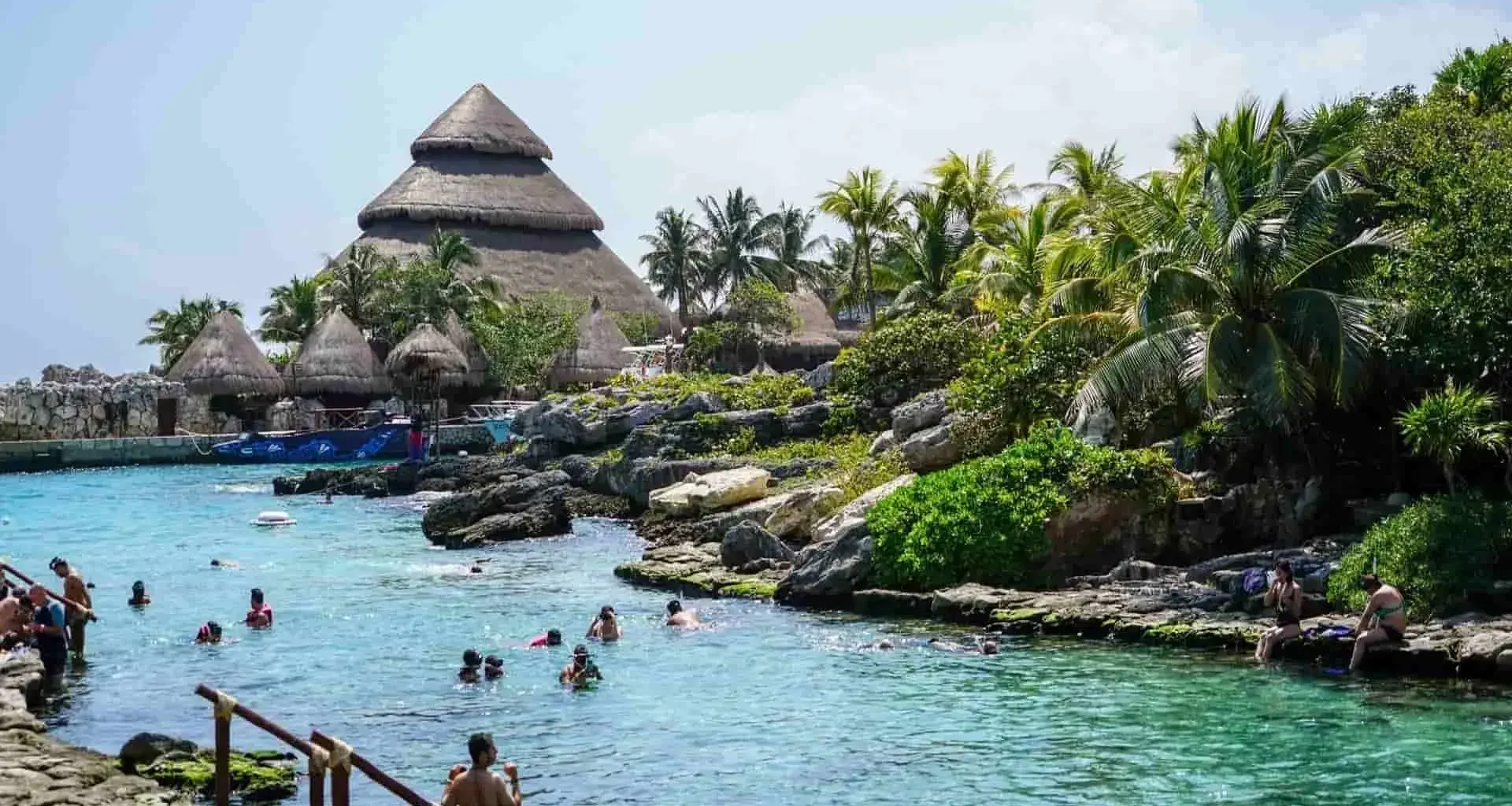 Tec y Xcaret se unen para ofrecer oportunidades laborales a estudiantes