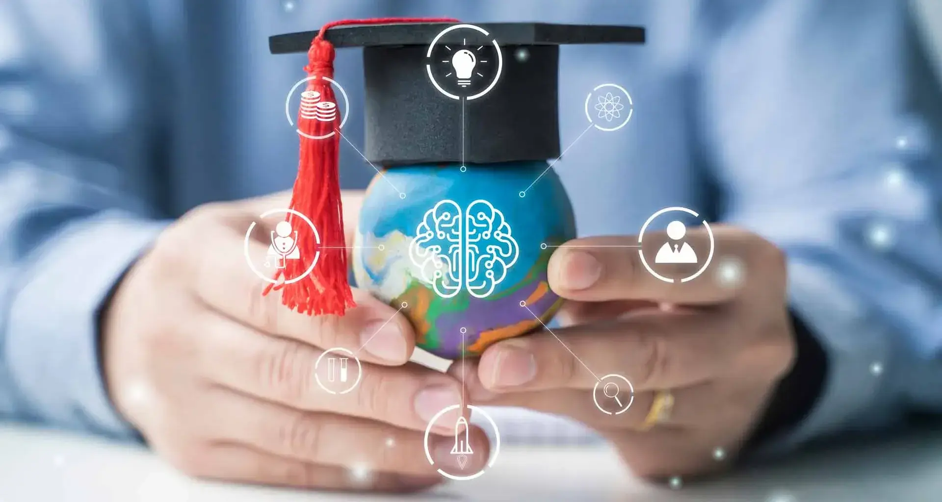 Rector Tec comparte visión educativa en publicación global