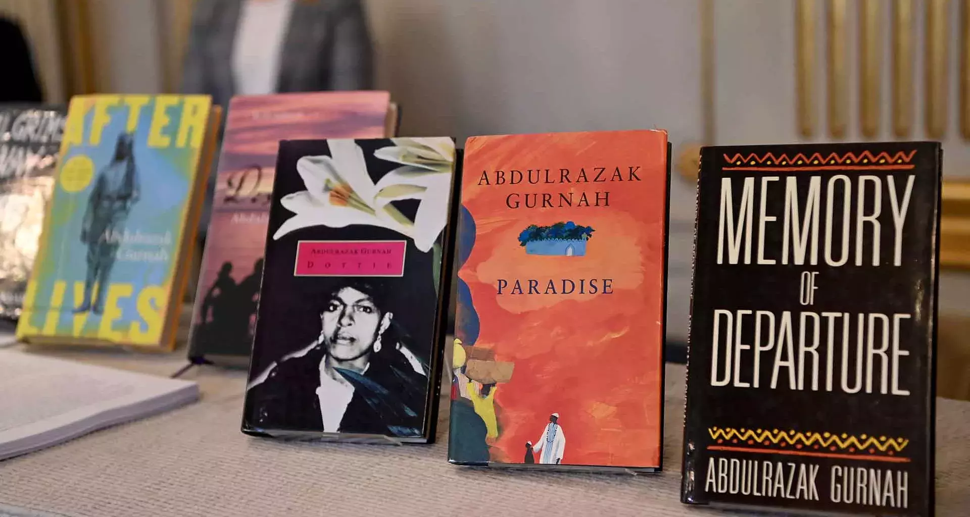 Abdulrazak Gurnah, es el Premio Nobel de Literatura por su interés en los efectos del colonialismo y el destino de los refugiados