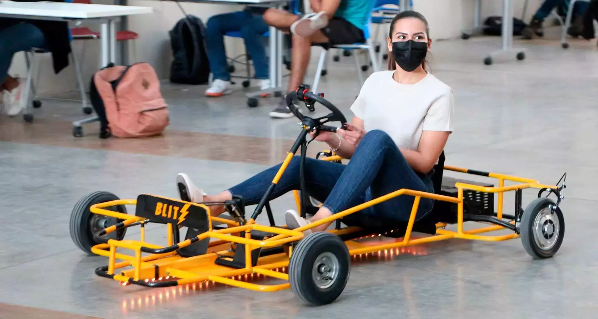Alumnas del Tec Guadalajara participaron en la creación de go-karts eléctricos con Bosch.