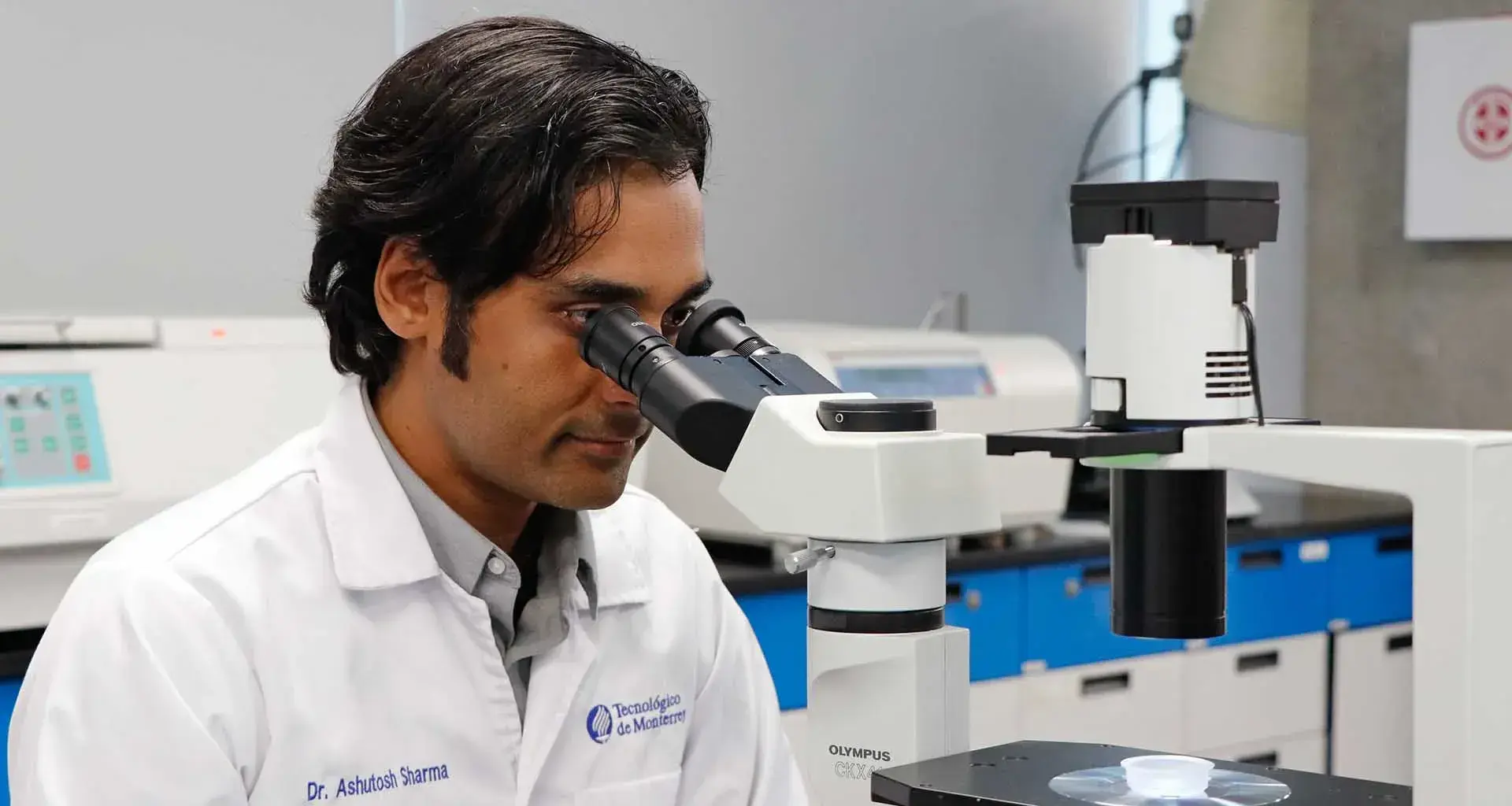 El  profesor Dr. Ashutosh Sharma del Tec Campus Querétaro, trabaja en conjunto con Materra Forestal en el desarrollo y construcción del primer laboratorio sobre ruedas del país.