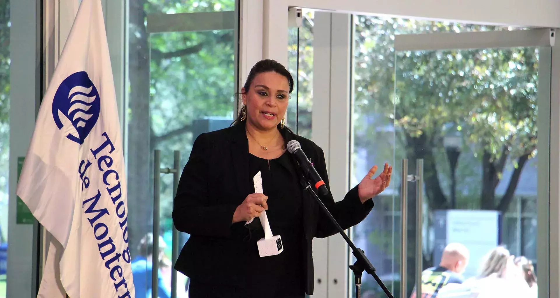 Gana lagunera Premio Mujer Tec por impulsar emprendimientos