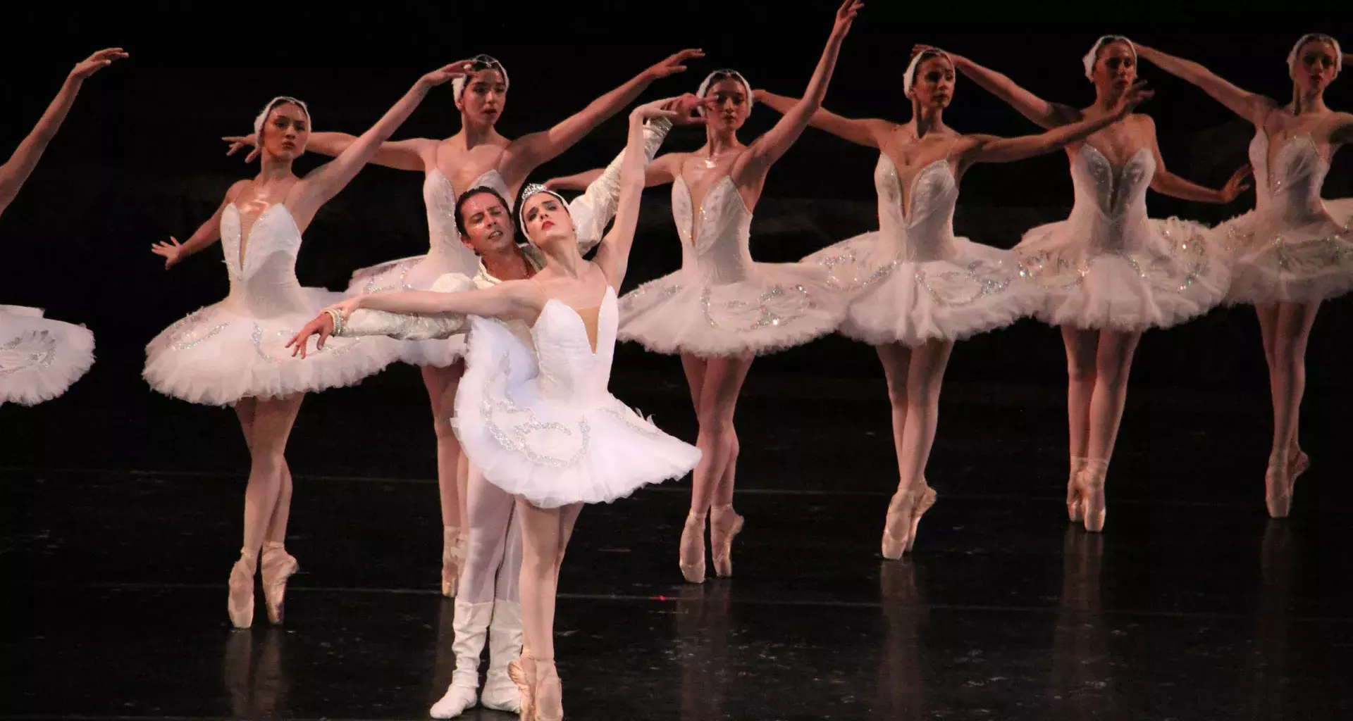 El Ballet de Monterrey se presentó en el Auditorio Luis Elizondo.