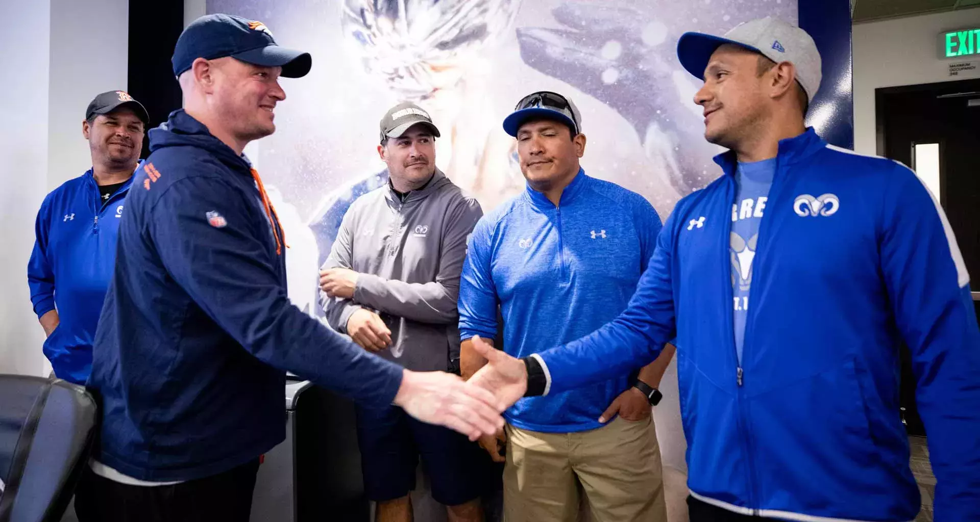 Entrenadores de Borregos conversaron con Nathaniel Hackett, head coach de los Broncos de Denver