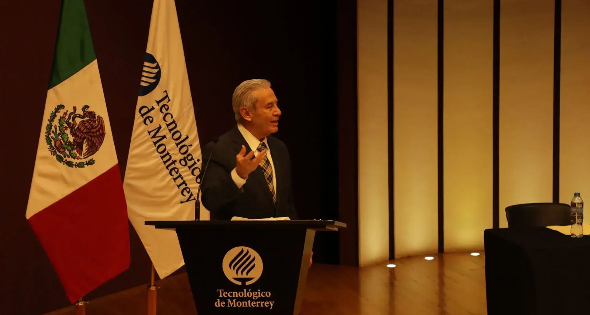 Líder en el sector financiero comparte su visión con estudiantes Tec
