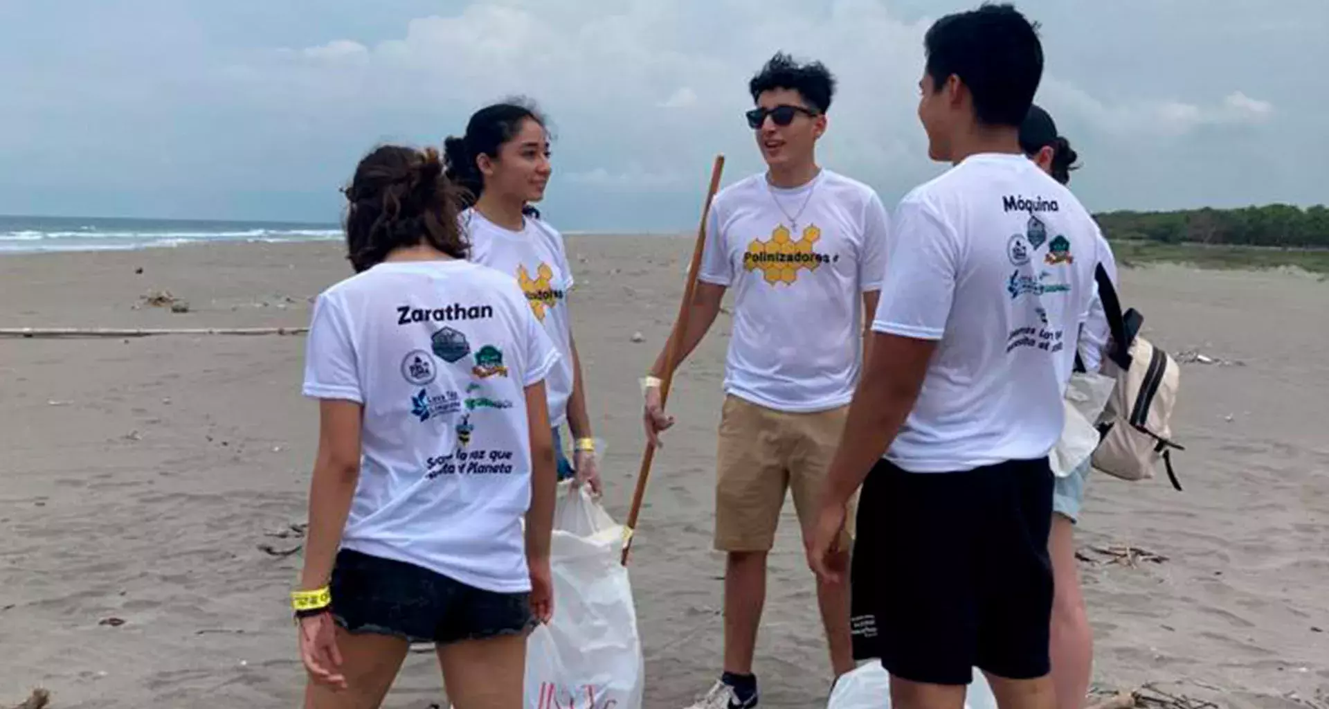Polinizadores limpiando Puerto Arista en Chiapas