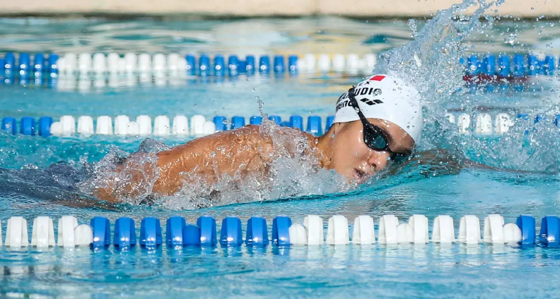 Alumna PrepaTec gana medalla de plata en campeonato centroamericano de natación.