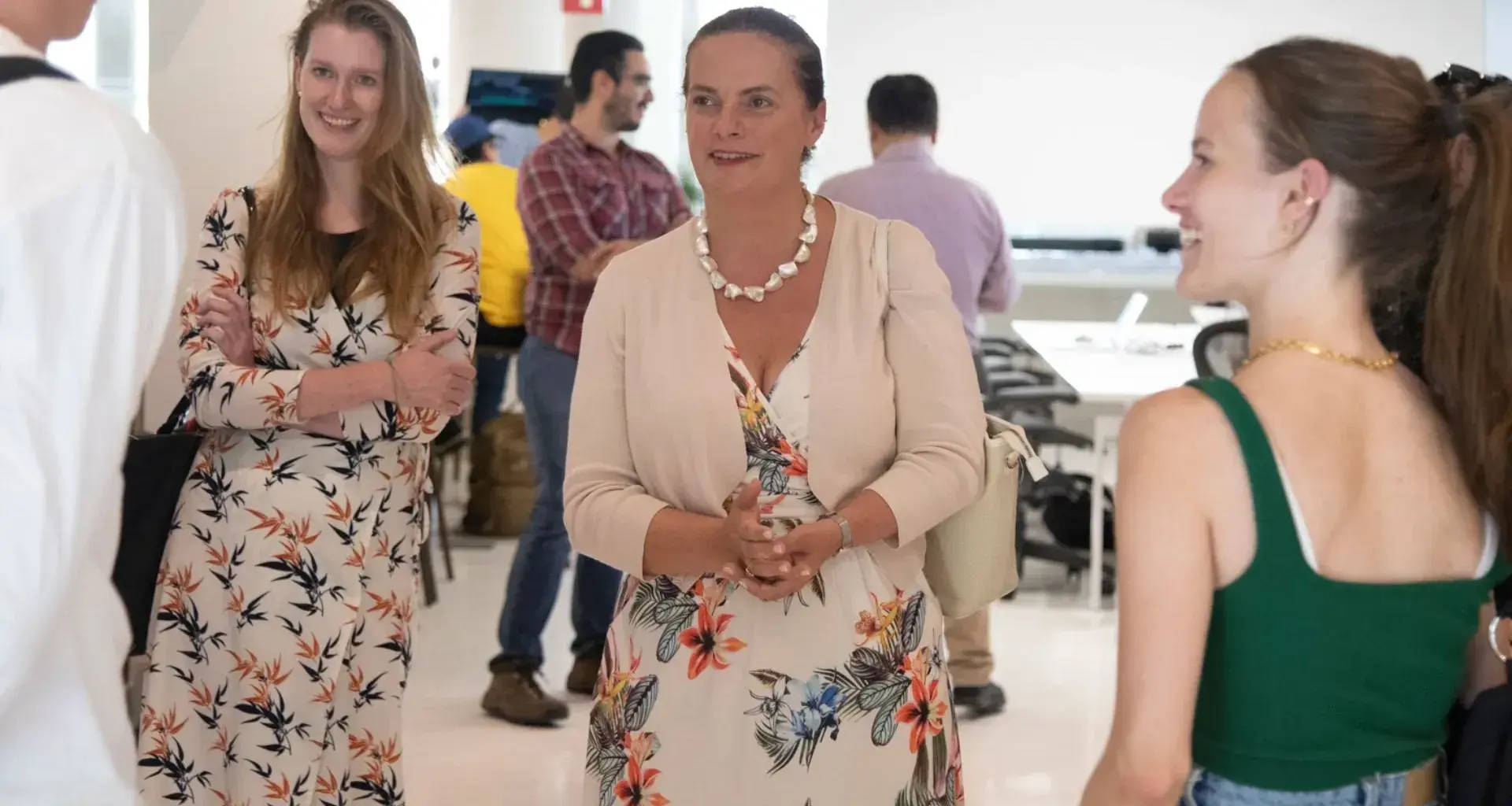 Visita de embajadora de Irlanda en campus Monterrey.