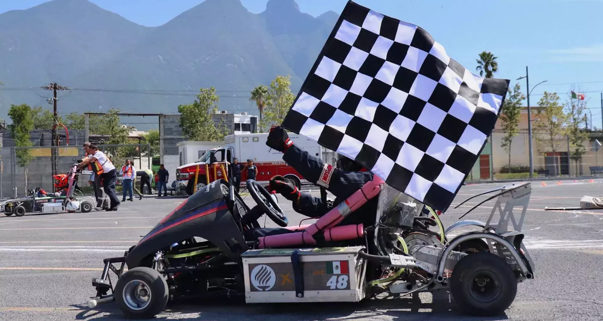 Estudiantes del Tec ganan competencia de autos eléctricos