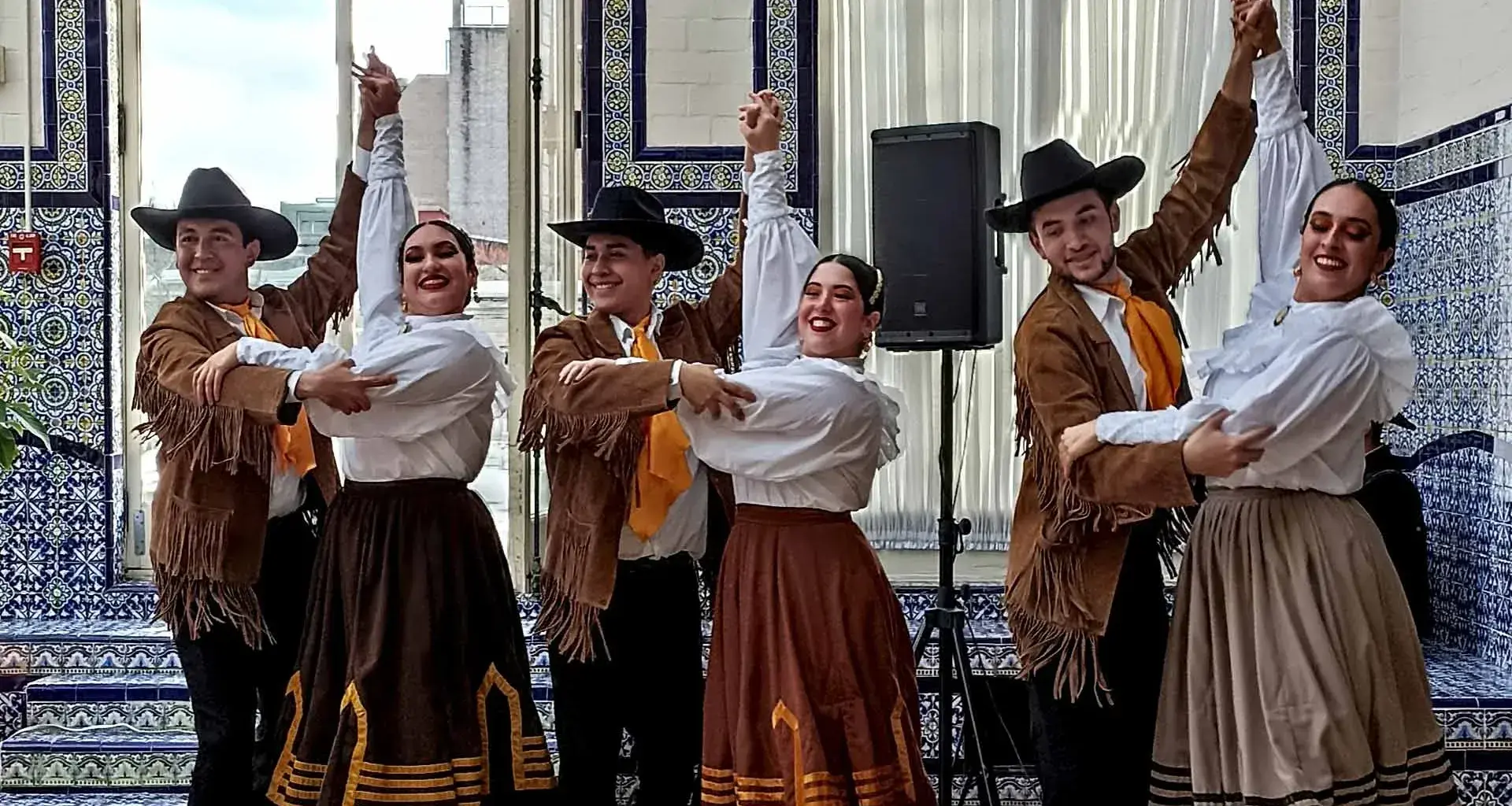 Tec students take folk music and dance to Washington
