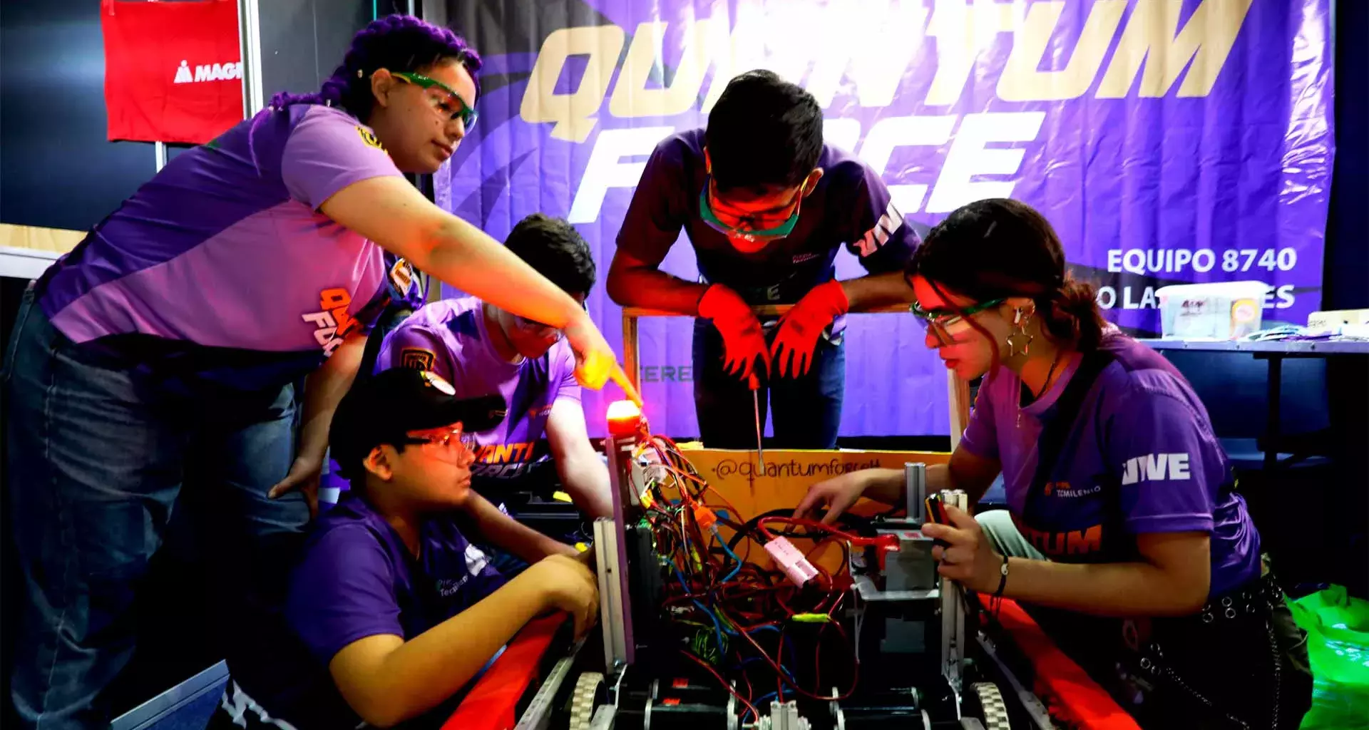 El equipo Quantum Force representa a la Prepa Tecmilenio Las Torres en FIRST Robotics Competition