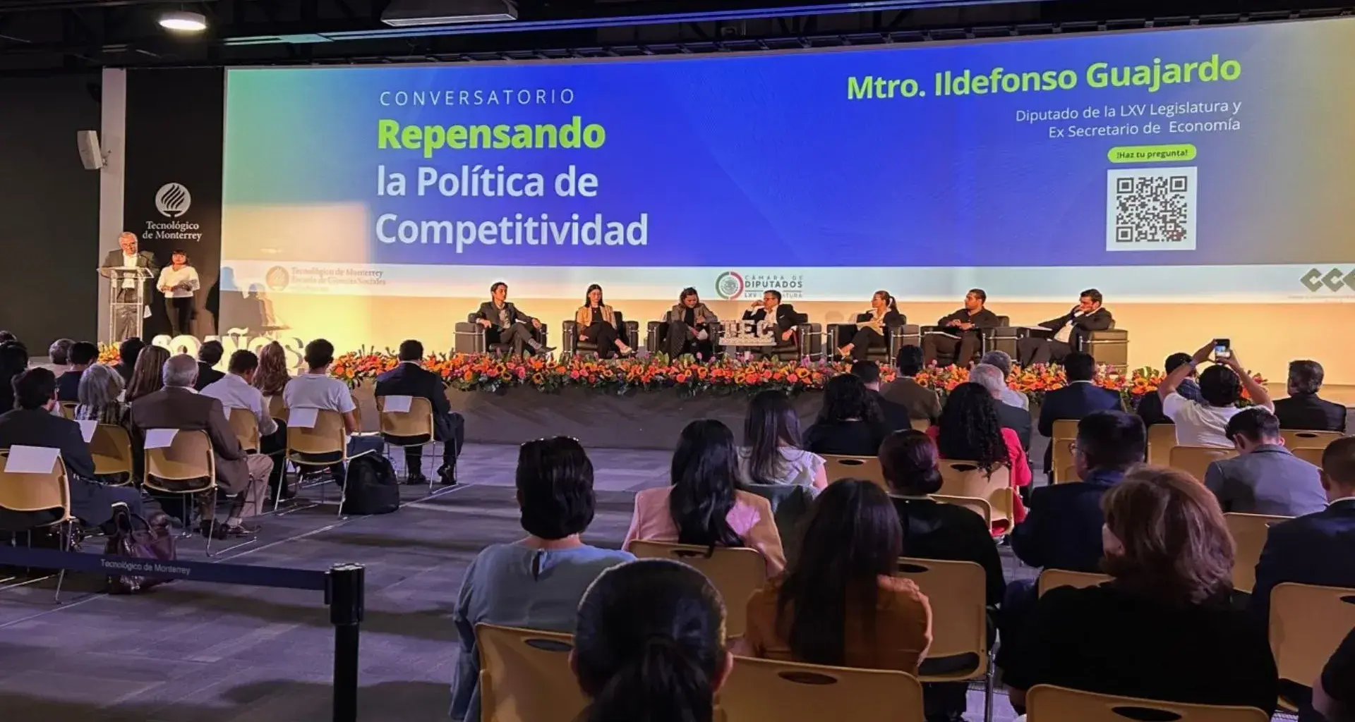 Ildefonso Guajardo habló de competitividad en el comercio con estudiantes del Tec.