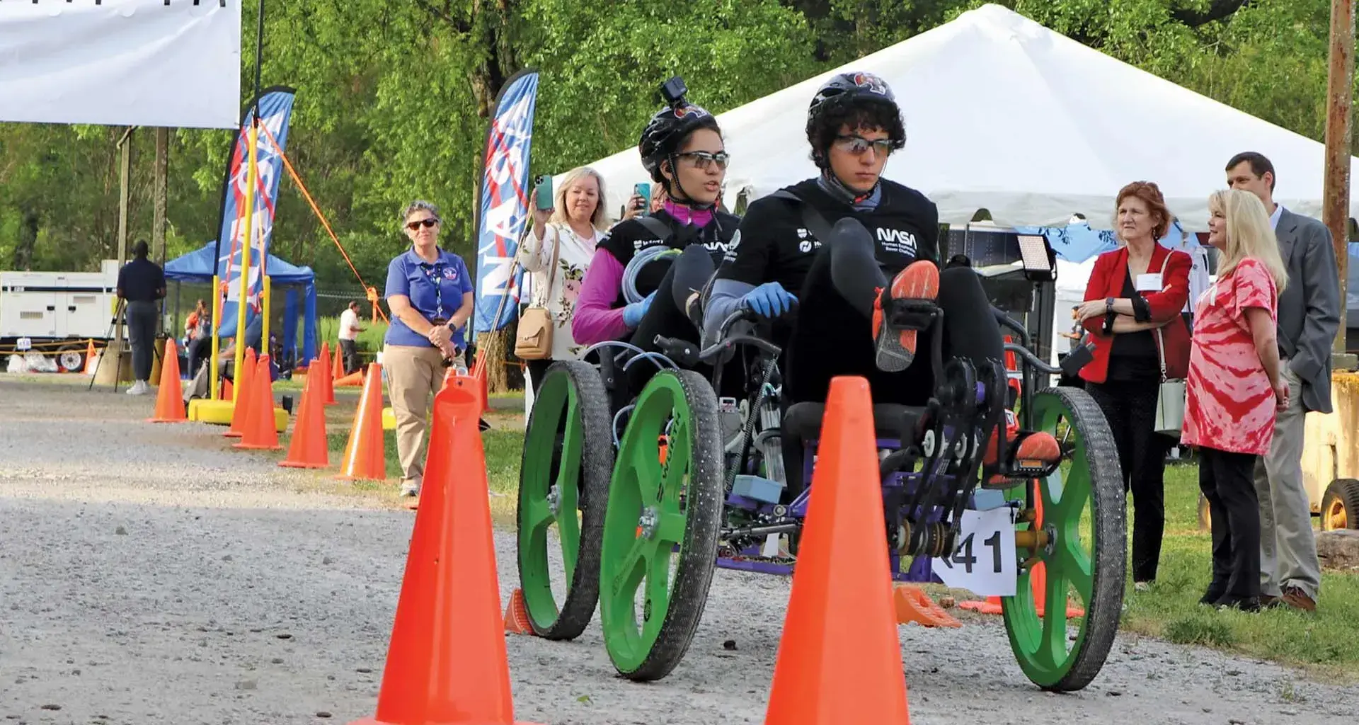 IKTAN Roving, team integrated by professional students of Tec de Monterrey campus Cuernavaca won the prizes of "Ingenuity Award" and “Crash and Burn Award” en el NASA Human Exploration Rover Challenge 2023.