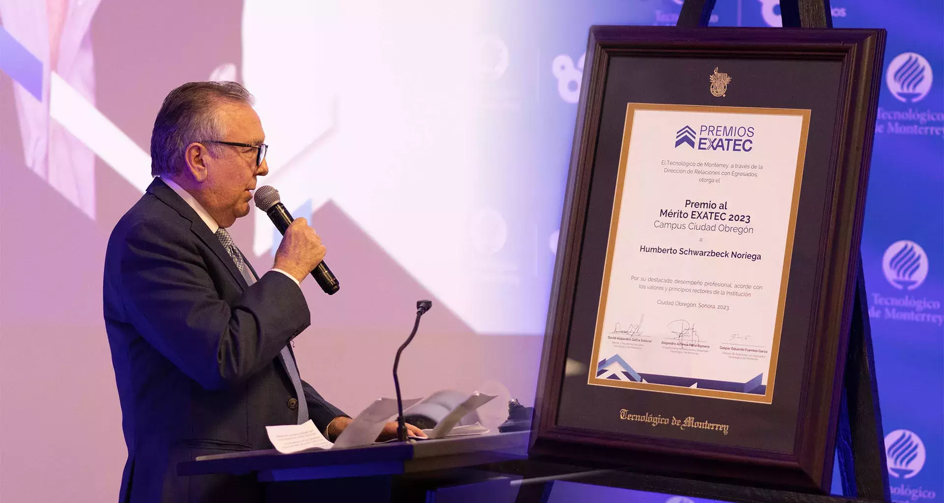 Humberto Schwarzbeck ganador premio al Mérito Exatec 2023 Ciudad Obregón