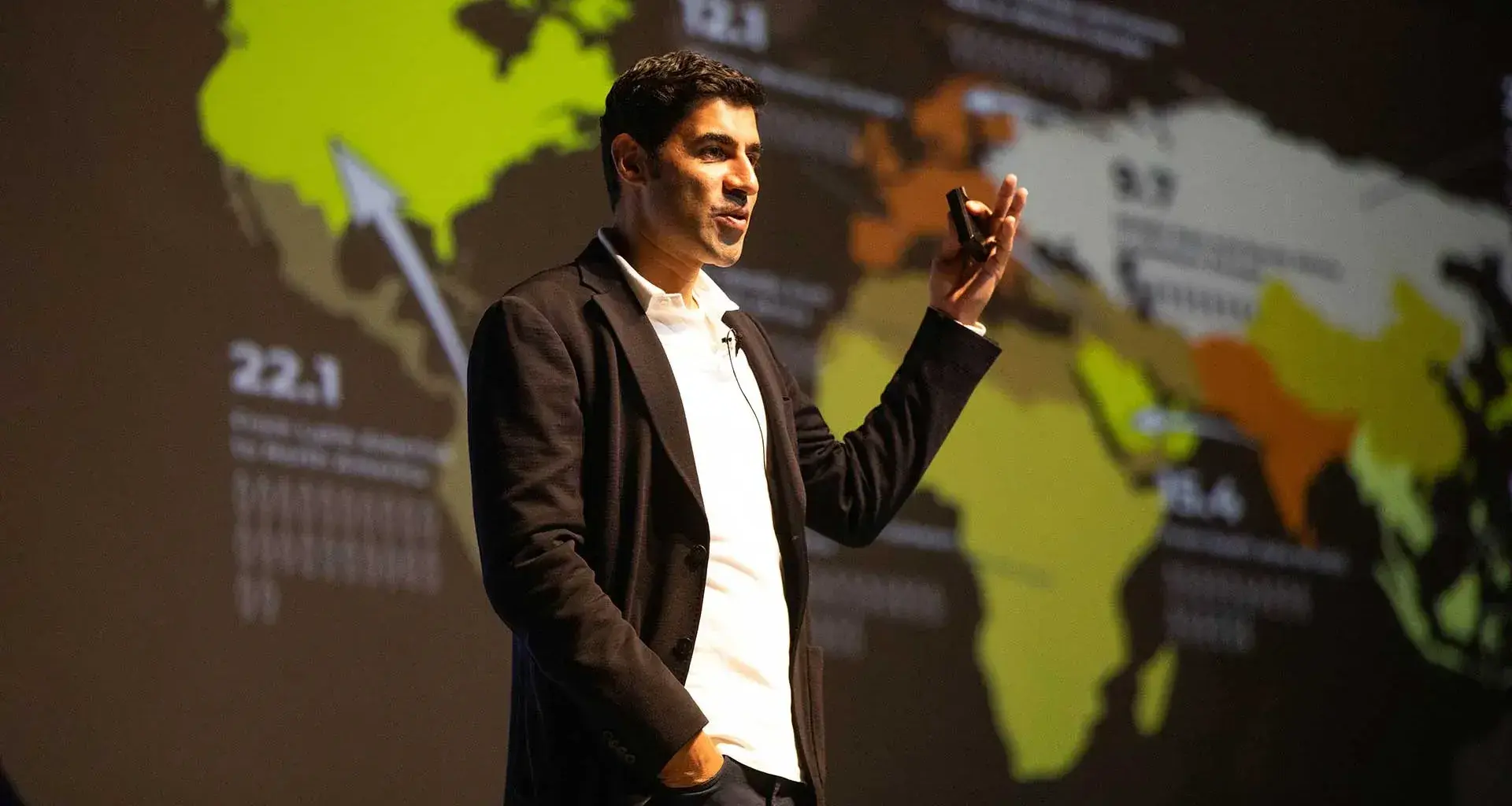 Overall strategist and globalization specialist, Parag Khanna presented in Tec de Monterrey.