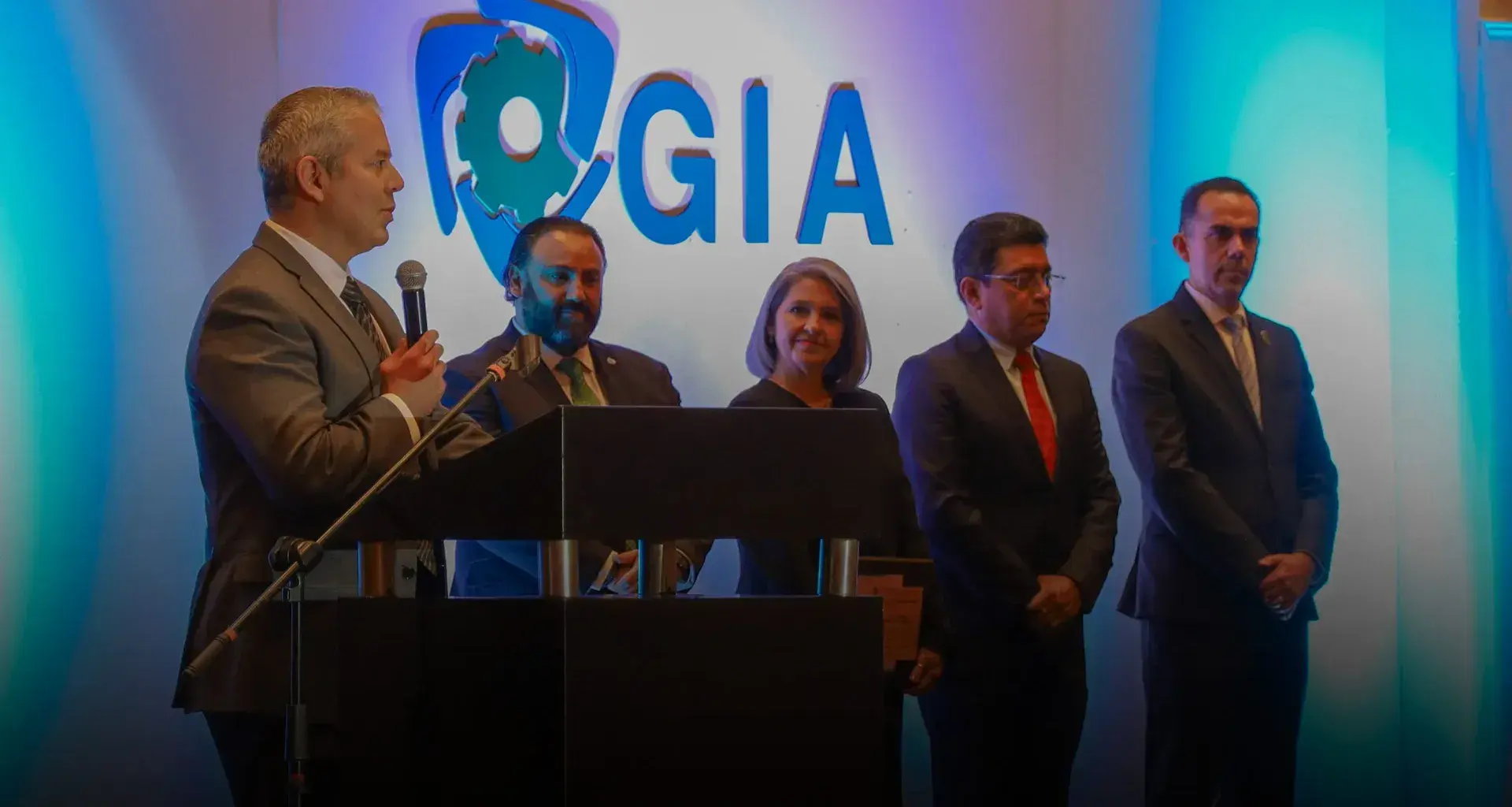 Roberto Soto dando unas palabras tras recibir el premio