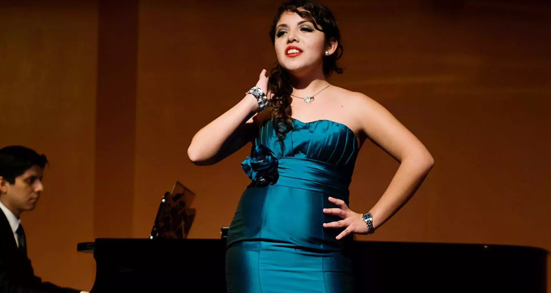 Paola Díaz, la EXATEC que encontró su camino de vida en la ópera