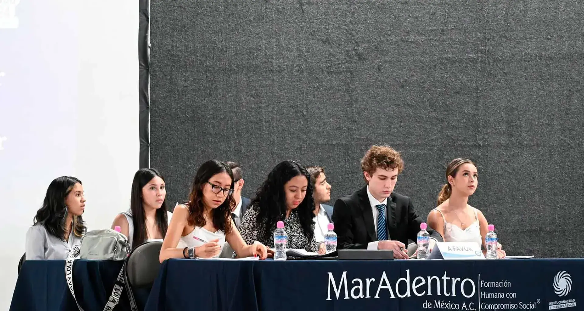 Concurso debate mar adentro, en el que triunfó la PrepaTec Guadalajara. 