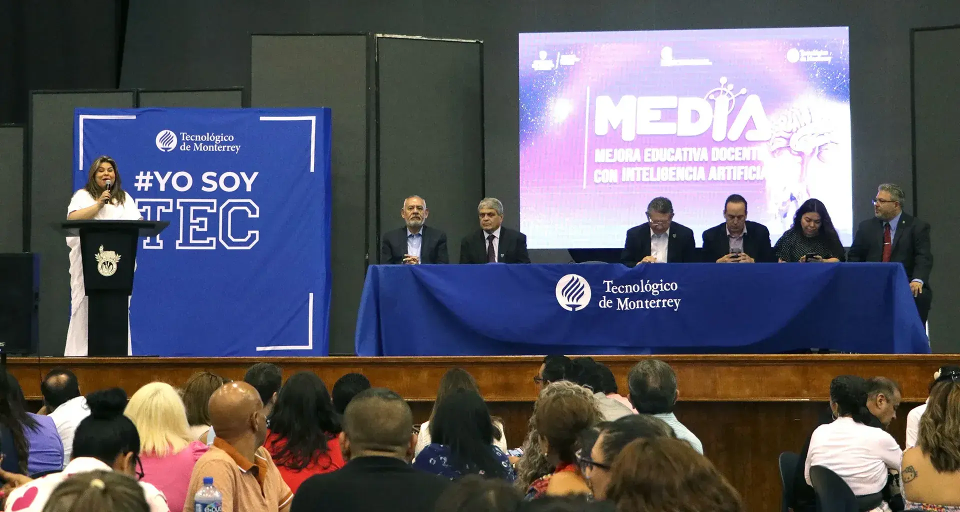 ia-en-el-aula- tec-capacita-a-mas-200-profesores-en-ciudad-juárez.jpg