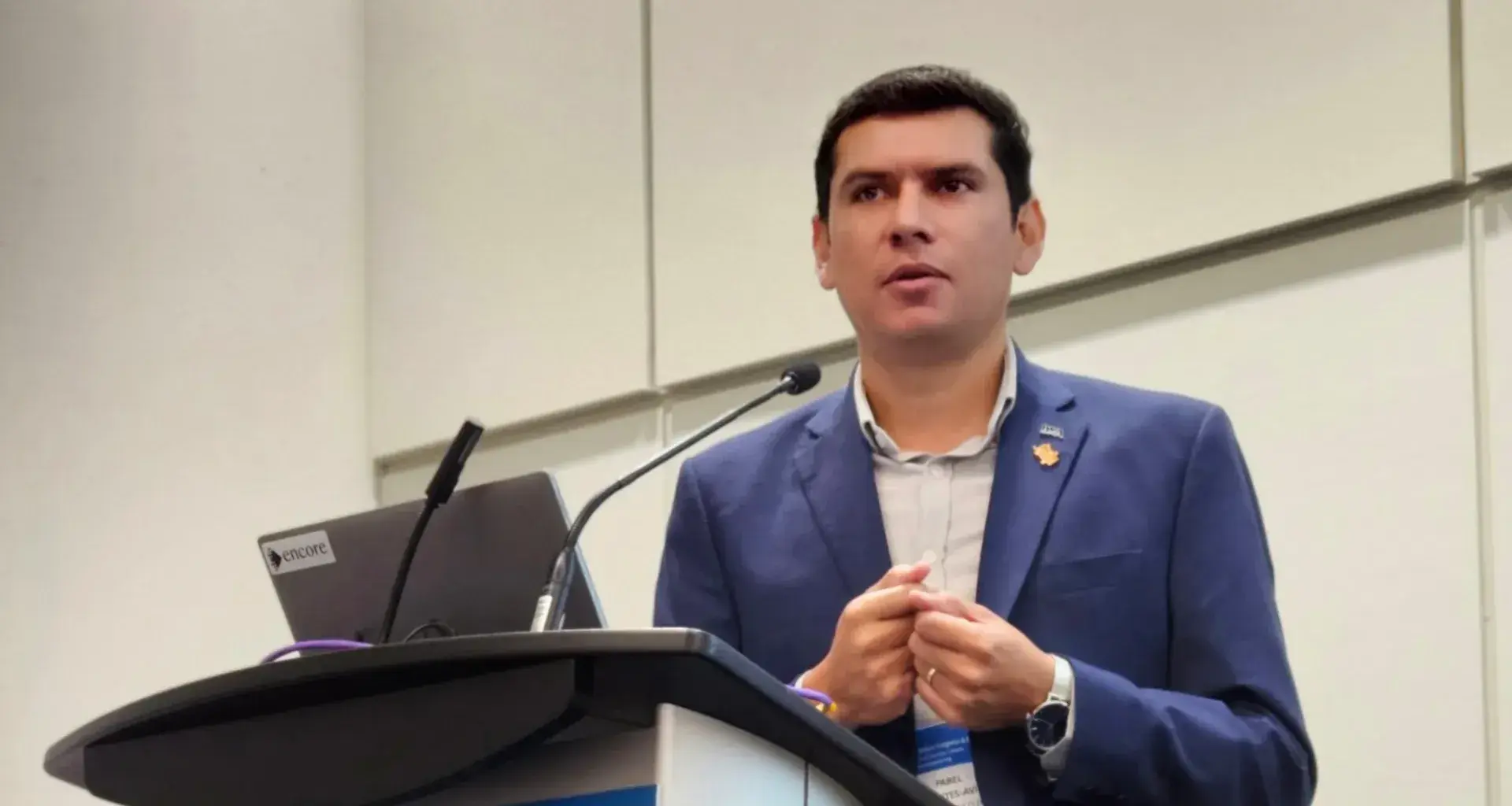 For water: Tec professor presents strategy at world congress