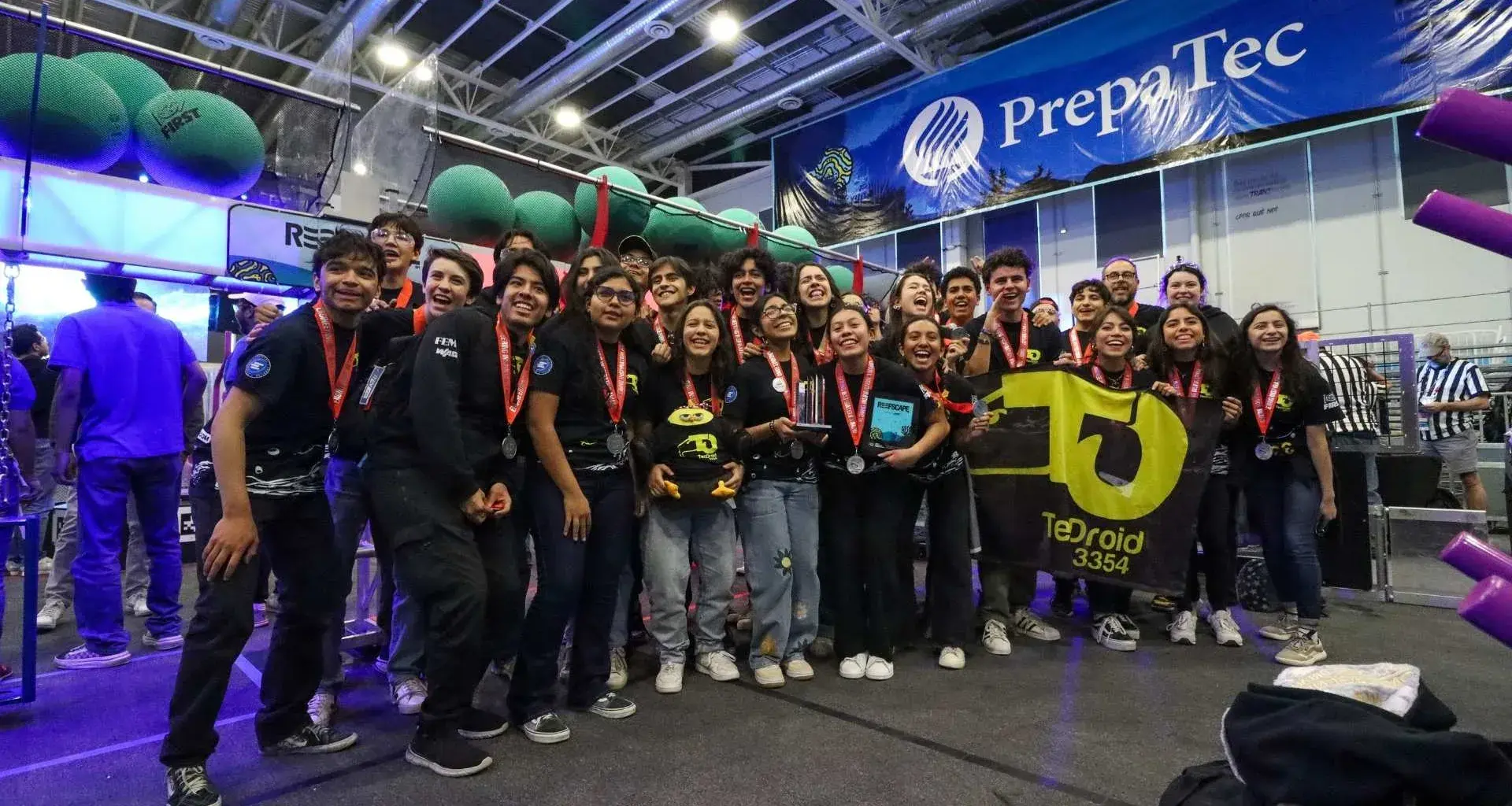 TecDroid de PrepaTec Querétaro ganó pase al mundial en Houston al obtener el Engineering Inspiration Award.