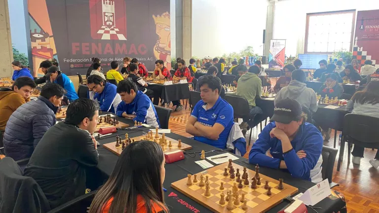 ¡Campeones nacionales! Borregos Puebla ganan campeonato de ajedrez