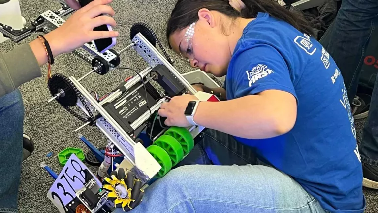 Más ingeniería: alumnos de PrepaTec SLP crean nuevo equipo de robótica