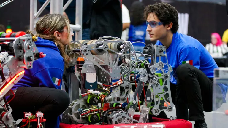 ¡Desafío robótico! Van 4 equipos de PrepaTec Mty a mundiales en EU