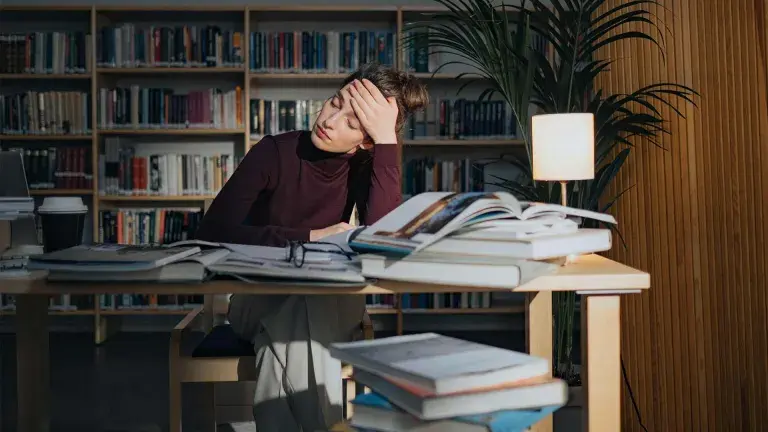 Encuentra tu balance: 5 tips para manejar el estrés académico