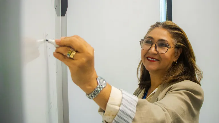 ¡Enseñar con propósito! Maestra Tec gana premio al Profesor Inspirador