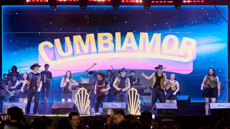 Cumbiamor: estudiantes llevan música y baile desde el Tec Qro
