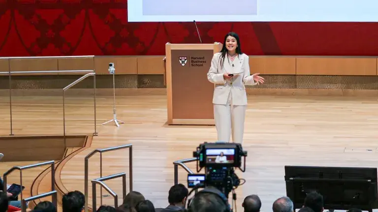 Con networking: EXATEC gana reto de Harvard buscando empoderar mujeres